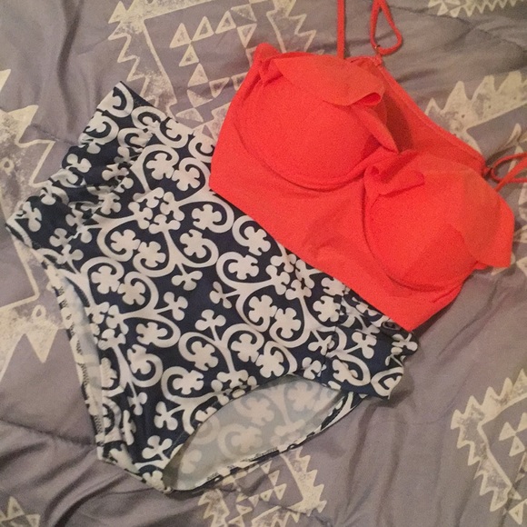 Bathing suit - Picture 2 of 4